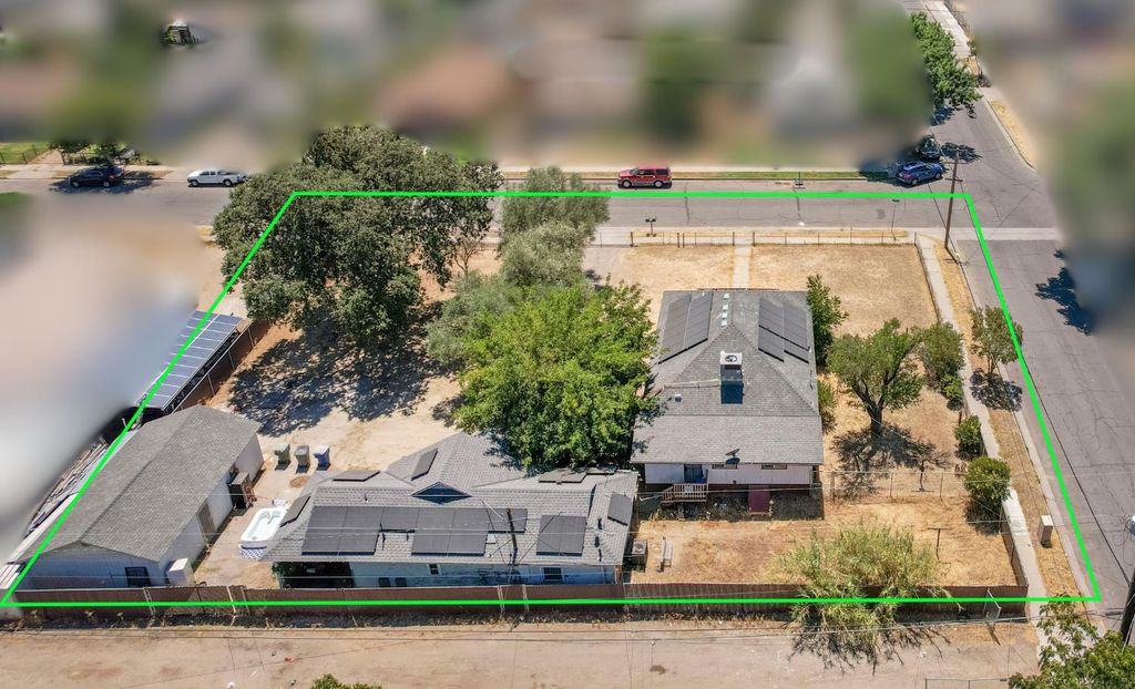 Image 3 of property listing at 3705 E Iowa Avenue, Fresno, CA 93702