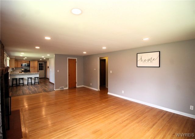 8709 Nottingham, Clarence, NY 14221