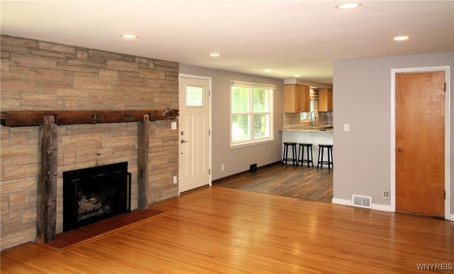 8709 Nottingham, Clarence, NY 14221