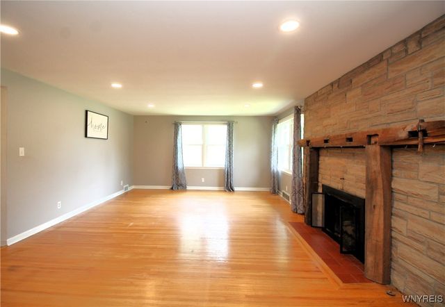 8709 Nottingham, Clarence, NY 14221