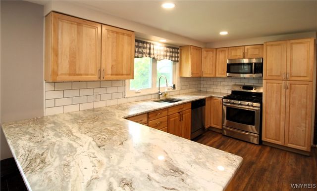 8709 Nottingham, Clarence, NY 14221