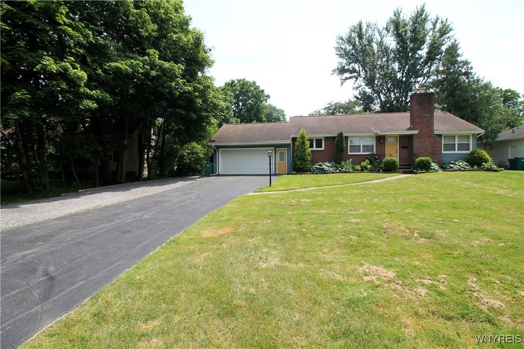 8709 Nottingham, Clarence, NY 14221