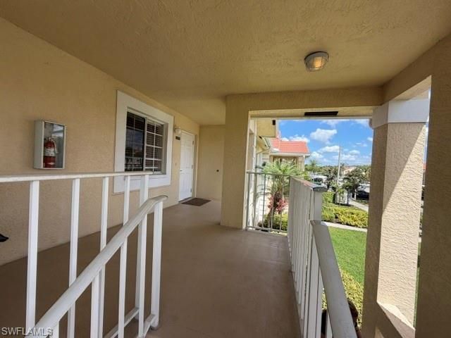7725 Jewel LN 202, Naples, FL 34109