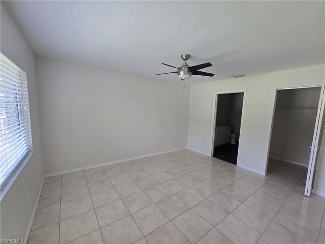 7725 Jewel LN 202, Naples, FL 34109