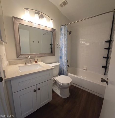 7725 Jewel LN 202, Naples, FL 34109