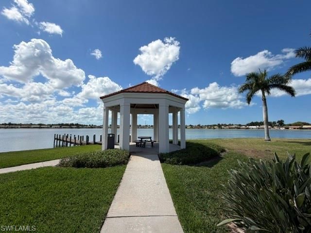 7725 Jewel LN 202, Naples, FL 34109