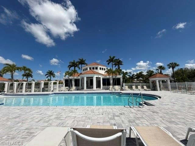 7725 Jewel LN 202, Naples, FL 34109