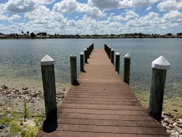 7725 Jewel LN 202, Naples, FL 34109