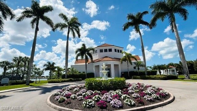 7725 Jewel LN 202, Naples, FL 34109