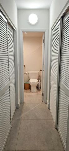 90 Edgewater Dr 1219, Coral Gables, FL 33133