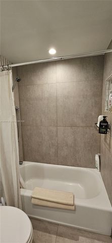 90 Edgewater Dr 1219, Coral Gables, FL 33133