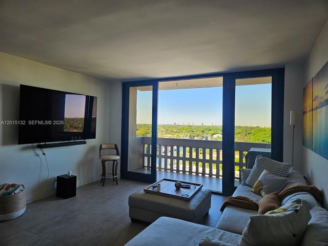 90 Edgewater Dr 1219, Coral Gables, FL 33133