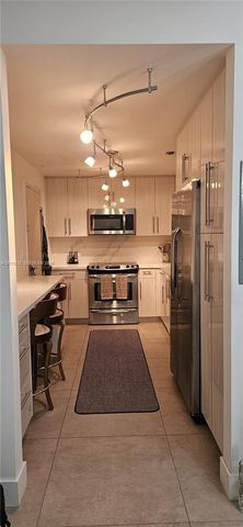 90 Edgewater Dr 1219, Coral Gables, FL 33133