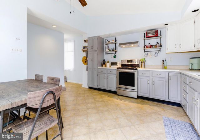 125 W KINGS HWY, Audubon, NJ 08106