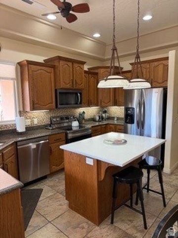 1415 W SEGO LILY LN, St. George, UT 84770