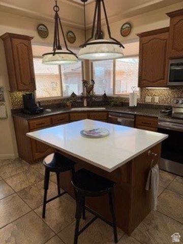 1415 W SEGO LILY LN, St. George, UT 84770