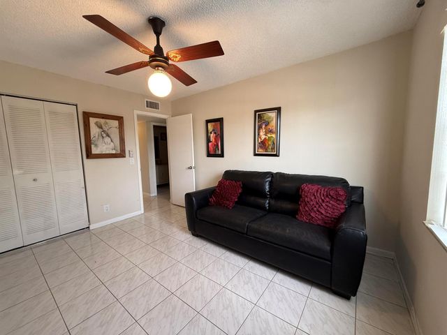 470 Capri J, Delray Beach, FL 33445