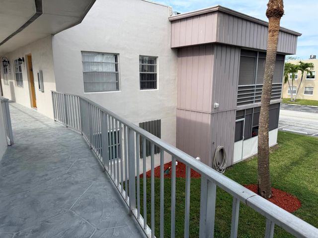 470 Capri J, Delray Beach, FL 33445