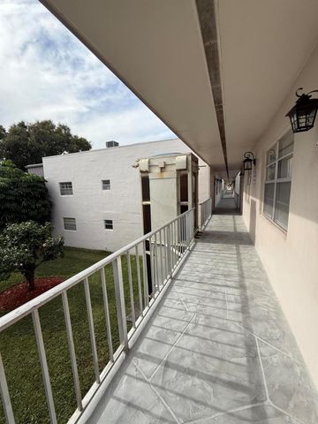 470 Capri J, Delray Beach, FL 33445