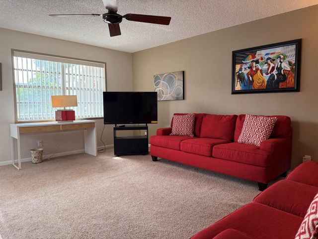 470 Capri J, Delray Beach, FL 33445