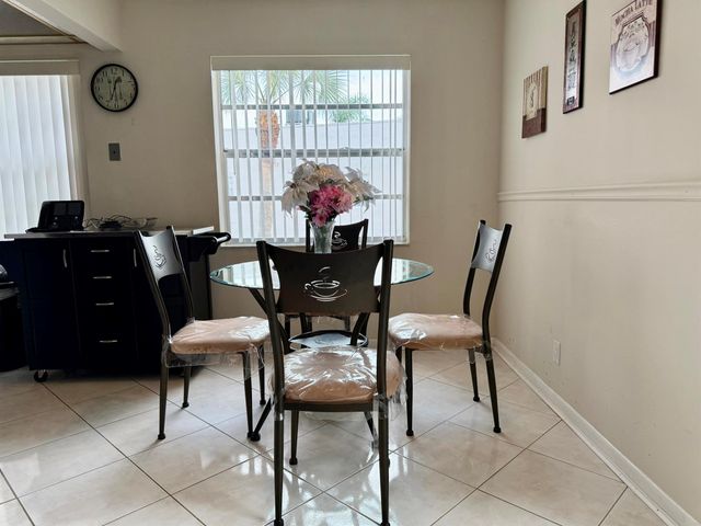 470 Capri J, Delray Beach, FL 33445