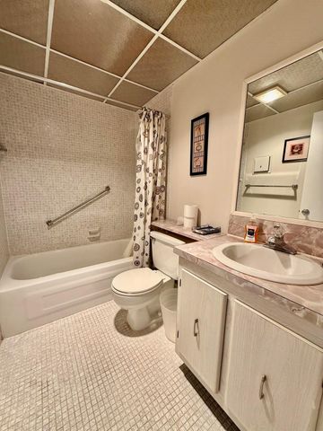 470 Capri J, Delray Beach, FL 33445