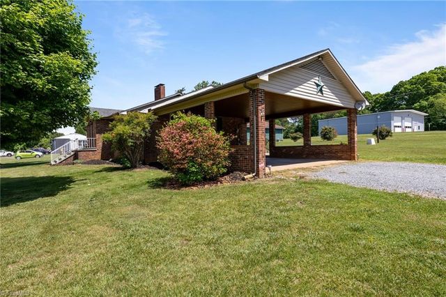 2804 Fox Knob Road, Jonesville, NC 28642