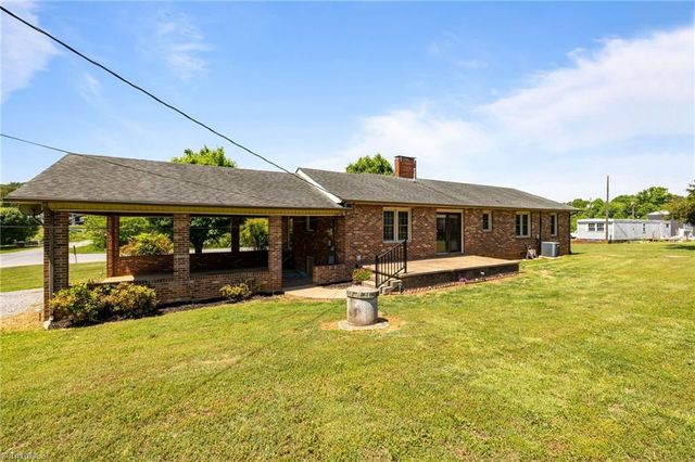 2804 Fox Knob Road, Jonesville, NC 28642