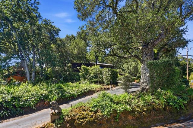 9 Russell Avenue, Portola Valley, CA 94028