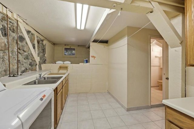 9 Russell Avenue, Portola Valley, CA 94028