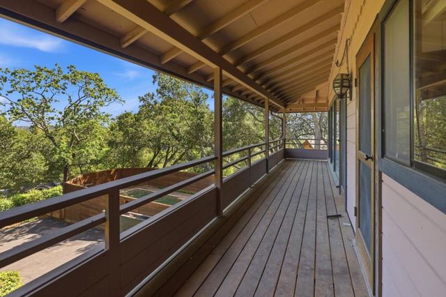9 Russell Avenue, Portola Valley, CA 94028