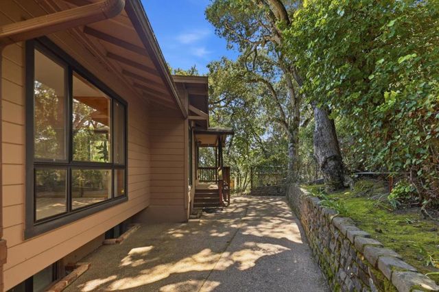 9 Russell Avenue, Portola Valley, CA 94028