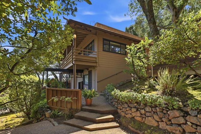 9 Russell Avenue, Portola Valley, CA 94028
