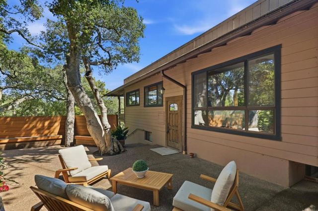 9 Russell Avenue, Portola Valley, CA 94028