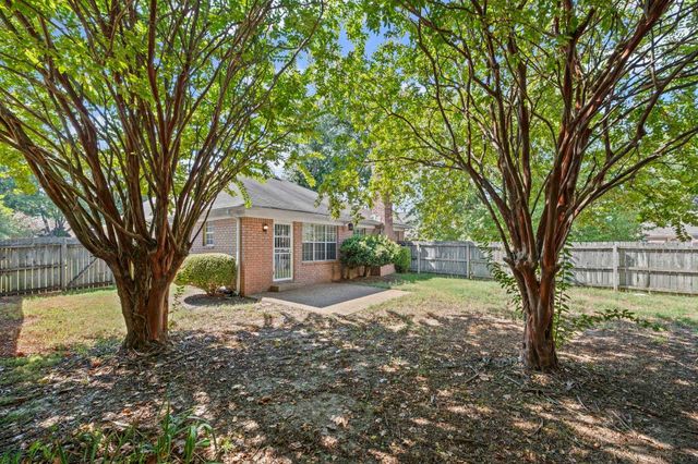 2268 LAKE SPRINGS LN, Memphis, TN 38016