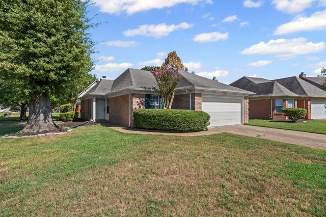 2268 LAKE SPRINGS LN, Memphis, TN 38016