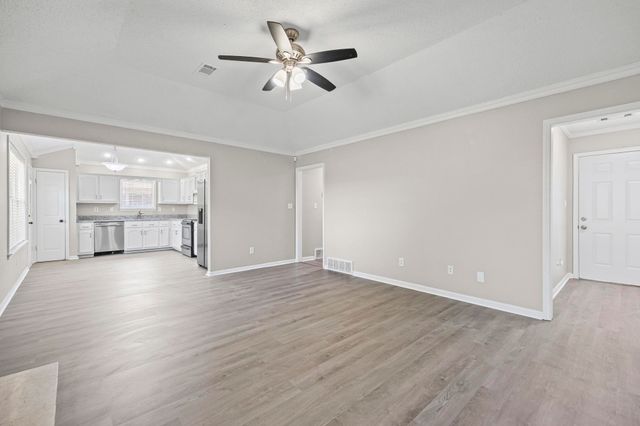 2268 LAKE SPRINGS LN, Memphis, TN 38016