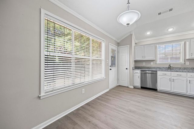 2268 LAKE SPRINGS LN, Memphis, TN 38016