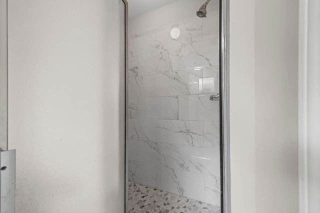 2268 LAKE SPRINGS LN, Memphis, TN 38016