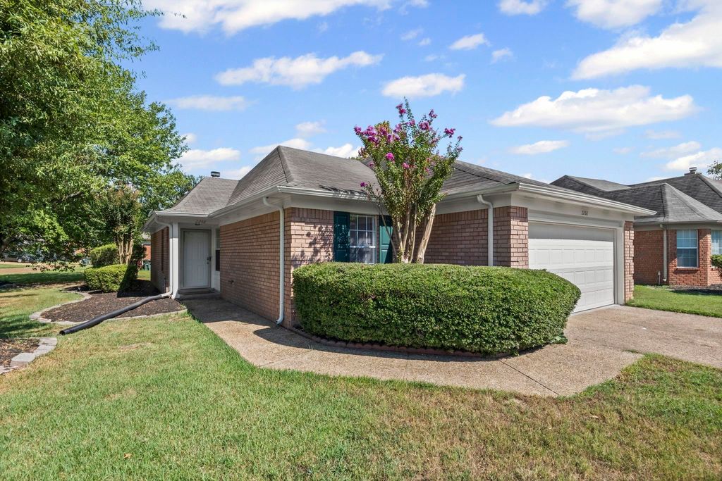 2268 LAKE SPRINGS LN, Memphis, TN 38016