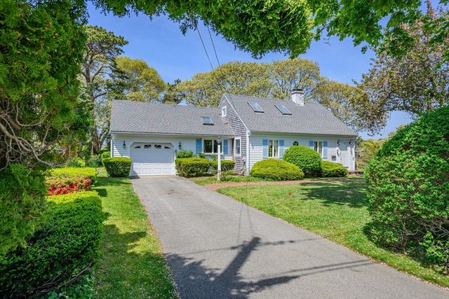 56 English St, Falmouth, MA 02536