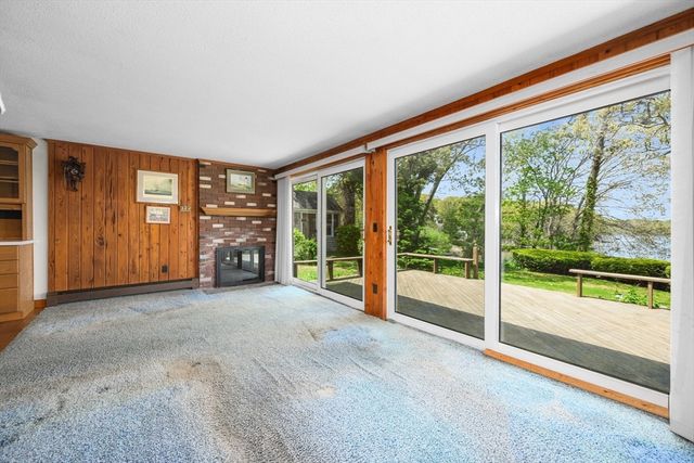 56 English St, Falmouth, MA 02536