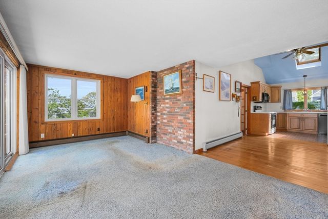 56 English St, Falmouth, MA 02536