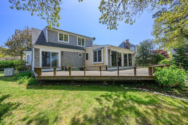56 English St, Falmouth, MA 02536