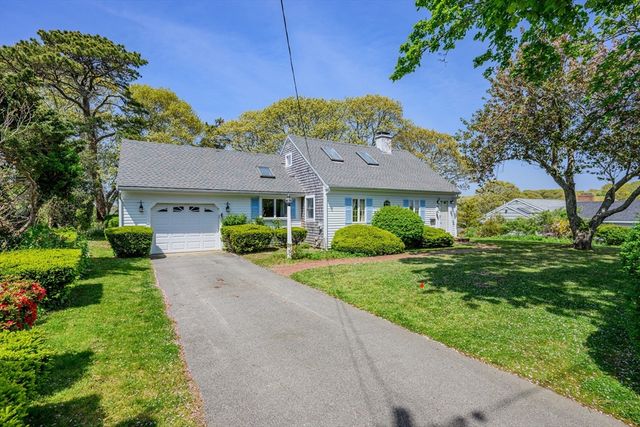 56 English St, Falmouth, MA 02536