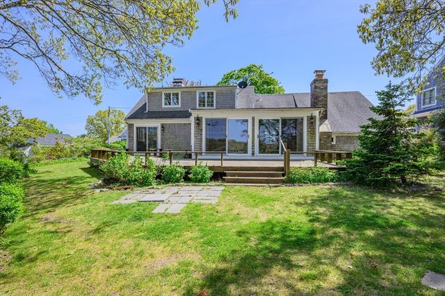 56 English St, Falmouth, MA 02536
