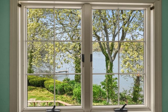 56 English St, Falmouth, MA 02536