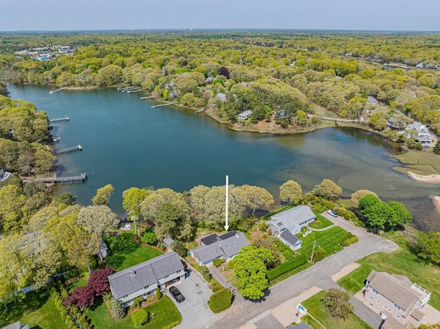 56 English St, Falmouth, MA 02536