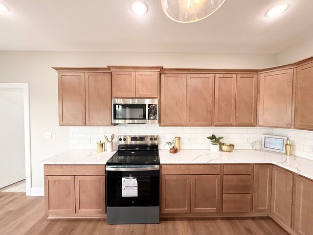 10709 E Bonita St, Wichita, KS 67207