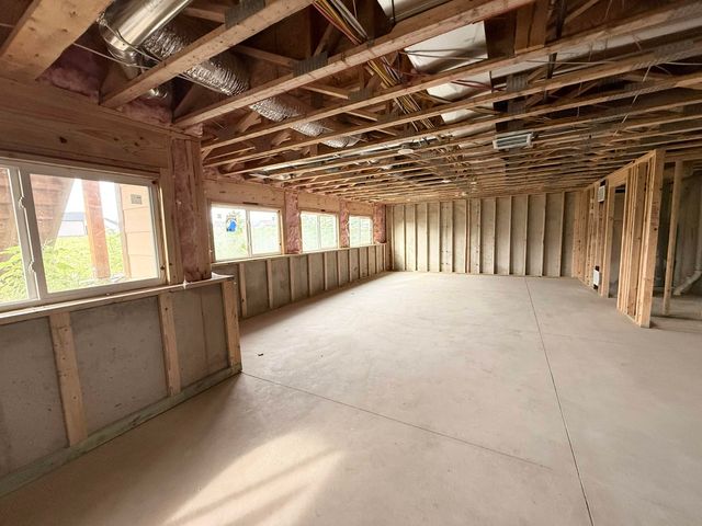 10709 E Bonita St, Wichita, KS 67207